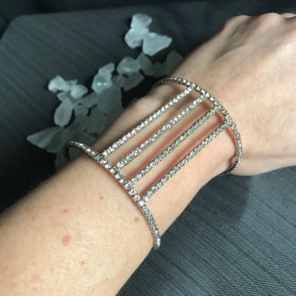 Guess diamond look bracelet - Picture 6 of 8